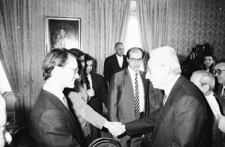 Il Presidente della Repubblica Francesco Cossiga riceve in udienza l'On. Prof. Giovanni Galloni, vicepresidente del CSM, con il sen. prof. Giovanni Silvestro Coco, sottosegretario di Stato a grazia e giustizia, e una delegazione di magistrati