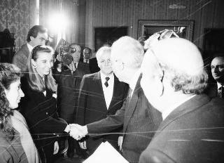 Il Presidente della Repubblica Francesco Cossiga riceve in udienza l'On. Prof. Giovanni Galloni, vicepresidente del CSM, con il sen. prof. Giovanni Silvestro Coco, sottosegretario di Stato a grazia e giustizia, e una delegazione di magistrati