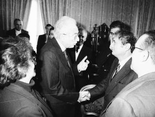 Il Presidente della Repubblica Francesco Cossiga riceve in udienza l'On. Prof. Giovanni Galloni, vicepresidente del CSM, con il sen. prof. Giovanni Silvestro Coco, sottosegretario di Stato a grazia e giustizia, e una delegazione di magistrati