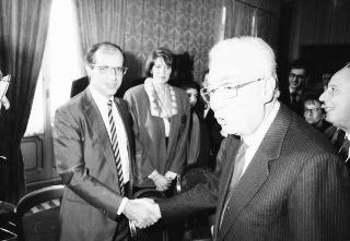 Il Presidente della Repubblica Francesco Cossiga riceve in udienza l'On. Prof. Giovanni Galloni, vicepresidente del CSM, con il sen. prof. Giovanni Silvestro Coco, sottosegretario di Stato a grazia e giustizia, e una delegazione di magistrati