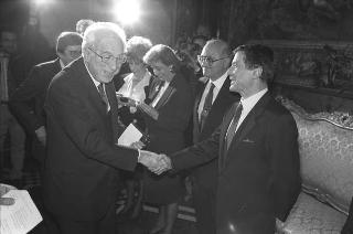 Il Presidente della Repubblica Francesco Cossiga incontra l'on.Vincenzo Scotti, Ministro dell'Interno, con i Prefetti di nuova nomina