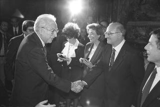 Il Presidente della Repubblica Francesco Cossiga incontra l'on.Vincenzo Scotti, Ministro dell'Interno, con i Prefetti di nuova nomina