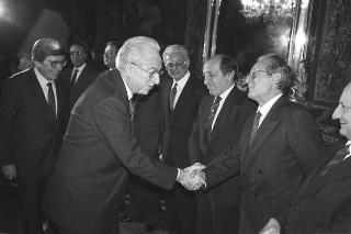 Il Presidente della Repubblica Francesco Cossiga incontra l'on.Vincenzo Scotti, Ministro dell'Interno, con i Prefetti di nuova nomina