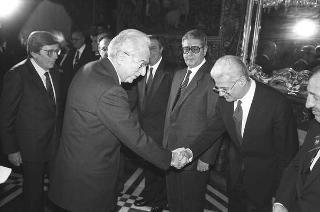 Il Presidente della Repubblica Francesco Cossiga incontra l'on.Vincenzo Scotti, Ministro dell'Interno, con i Prefetti di nuova nomina