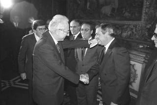Il Presidente della Repubblica Francesco Cossiga incontra l'on.Vincenzo Scotti, Ministro dell'Interno, con i Prefetti di nuova nomina