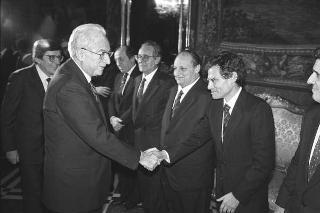 Il Presidente della Repubblica Francesco Cossiga incontra l'on.Vincenzo Scotti, Ministro dell'Interno, con i Prefetti di nuova nomina