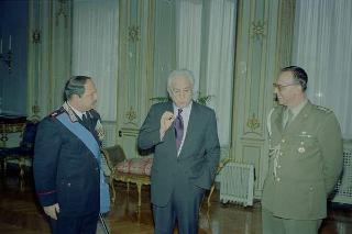 Il Presidente della Repubblica Francesco Cossiga riceve la visita del Tenente colonnello Rino Bruno Ferrara, nuovo comandante del Nucleo Carabinieri presidenziale
