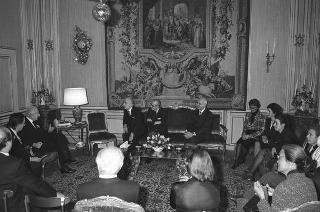 Incontro con gli esponenti dell'Accademia Nazionale di S. Luca, per la consegna del Premio &quot;Presidente della Repubblica&quot; per il 1990 all'architetto Vittoriano Viganò