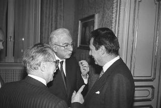 Il Presidente della Repubblica Francesco Cossiga incontra Giovanni Pieraccini, presidente della Fondazione "Romaeuropa", con gli esponenti dell'Associazione