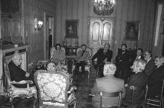 Il Presidente della Repubblica Francesco Cossiga incontra Giovanni Pieraccini, presidente della Fondazione "Romaeuropa", con gli esponenti dell'Associazione