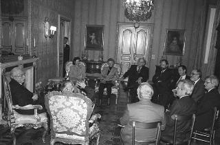 Il Presidente della Repubblica Francesco Cossiga incontra Giovanni Pieraccini, presidente della Fondazione "Romaeuropa", con gli esponenti dell'Associazione