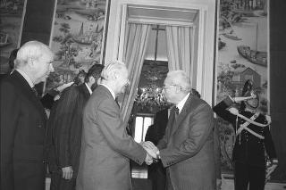 Il Presidente della Repubblica Francesco Cossiga riceve la visita di Alexander Dubcek, Presidente dell'Assemblea Federale della Repubblica Federativa Ceca e Slovacca, con una delegazione dell'assemblea