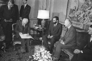 Il Presidente della Repubblica Francesco Cossiga riceve la visita di Alexander Dubcek, Presidente dell'Assemblea Federale della Repubblica Federativa Ceca e Slovacca, con una delegazione dell'assemblea