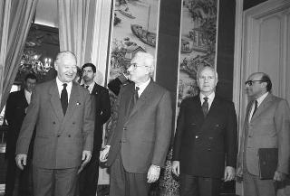 Il Presidente della Repubblica Francesco Cossiga riceve la visita di Alexander Dubcek, Presidente dell'Assemblea Federale della Repubblica Federativa Ceca e Slovacca, con una delegazione dell'assemblea