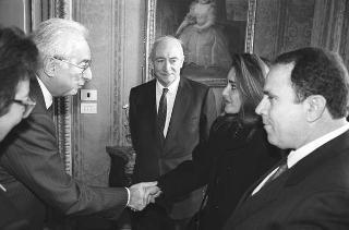 Il Presidente della Repubblica Francesco Cossiga incontra la Signora Maria Luisa La Malfa, presidente della Federazione nazionale insegnanti, con una delegazione di partecipanti al Convegno "FNISM - Federazione nazionale insegnanti - Un impegno che continua"