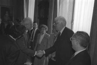 Il Presidente della Repubblica Francesco Cossiga incontra la Signora Maria Luisa La Malfa, presidente della Federazione nazionale insegnanti, con una delegazione di partecipanti al Convegno "FNISM - Federazione nazionale insegnanti - Un impegno che continua"