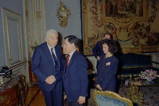 Il Presidente della Repubblica Francesco Cossiga riceve la visita di Koichi Kubota, presidente della Panasonic, con Remo Guidi, responsabile della filiale di Roma