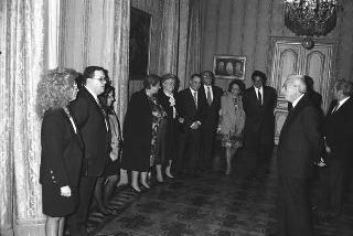 Il Presidente della Repubblica Francesco Cossiga riceve in udienza Franco Castellini, presidente della Castellini S.p.A., con gli esponenti della Società
