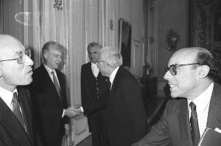 Il Presidente della Repubblica Francesco Cossiga incontra Michael T. Sovern presidente della Columbia University e il rettore Jonathan R. Cole con la professoressa Maristella de Panizza Lorch