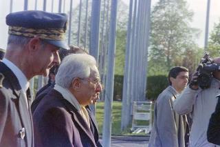 Il Presidente della Repubblica Francesco Cossiga durante la visita in Francia al Consiglio d'Europa in occasione della XLIII sessione dell'Assemblea parlamentare (23 - 24 aprile 1991)