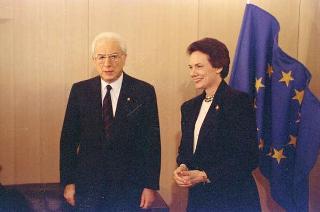 Il Presidente della Repubblica Francesco Cossiga durante la visita in Francia al Consiglio d'Europa in occasione della XLIII sessione dell'Assemblea parlamentare (23 - 24 aprile 1991)