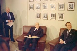 Il Presidente della Repubblica Francesco Cossiga durante la visita in Francia al Consiglio d'Europa in occasione della XLIII sessione dell'Assemblea parlamentare (23 - 24 aprile 1991)