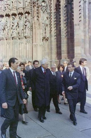 Il Presidente della Repubblica Francesco Cossiga durante la visita in Francia al Consiglio d'Europa in occasione della XLIII sessione dell'Assemblea parlamentare (23 - 24 aprile 1991)