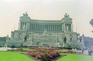 Deposizione di una corona di alloro all'Altare della Patria, in occasione del 46° anniversario della Liberazione