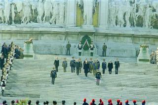 Deposizione di una corona di alloro all'Altare della Patria, in occasione del 46° anniversario della Liberazione
