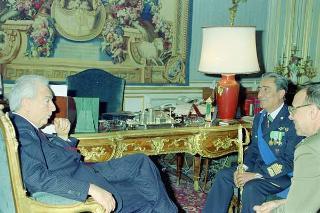 Il Presidente della Repubblica Francesco Cossiga incontra il Generale di Squadra Aerea Luciano Meloni, nuovo segretario generale della Difesa e nuovo direttore nazionale degli armamenti