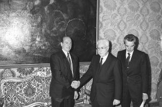 Il Presidente della Repubblica Francesco Cossiga riceve in udienza Manfred Woerner, segretario generale della NATO