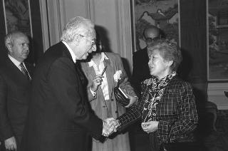 Il Presidente della Repubblica Francesco Cossiga riceve in udienza la Signora Sadako Ogata, Alto Commissario delle Nazioni Unite per i rifugiati