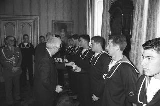 Incontro con una delegazione di allievi della Scuola sottufficiali della Marina Militare di La Maddalena, in servizio di Guardia d'Onore al Palazzo del Quirinale