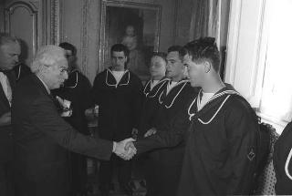 Incontro con una delegazione di allievi della Scuola sottufficiali della Marina Militare di La Maddalena, in servizio di Guardia d'Onore al Palazzo del Quirinale
