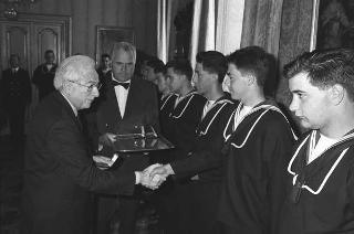 Incontro con una delegazione di allievi della Scuola sottufficiali della Marina Militare di La Maddalena, in servizio di Guardia d'Onore al Palazzo del Quirinale