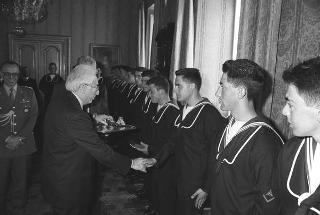 Incontro con una delegazione di allievi della Scuola sottufficiali della Marina Militare di La Maddalena, in servizio di Guardia d'Onore al Palazzo del Quirinale