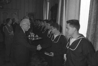 Incontro con una delegazione di allievi della Scuola sottufficiali della Marina Militare di La Maddalena, in servizio di Guardia d'Onore al Palazzo del Quirinale
