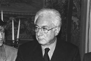 Il Presidente della Repubblica Francesco Cossiga riceve in udienza Giuseppe Avolio, presidente della Confederazione italiana coltivatori, con il Comitato esecutivo della Federazione internazionale dei produttori agricoli