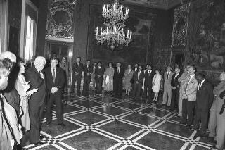 Il Presidente della Repubblica Francesco Cossiga riceve in udienza Giuseppe Avolio, presidente della Confederazione italiana coltivatori, con il Comitato esecutivo della Federazione internazionale dei produttori agricoli
