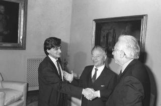 Il Presidente della Repubblica Francesco Cossiga riceve in udienza il sen. Cesare Dujany e l'on. Luciano Caveri