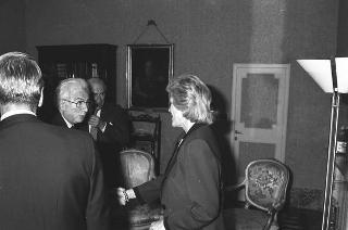 Il Presidente della Repubblica Francesco Cossiga riceve in udienza Umberto Nordio e Rand Araskog, co-presidenti del Consiglio per le relazioni fra Italia e Stati Uniti