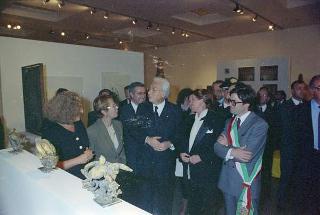 Intervento, in forma privata, del Presidente della Repubblica Francesco Cossiga  all'inaugurazione della Mostra "Omaggio a Manzù". Museo Manzù, Ardea (Roma)