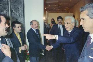 Intervento, in forma privata, del Presidente della Repubblica Francesco Cossiga  all'inaugurazione della Mostra "Omaggio a Manzù". Museo Manzù, Ardea (Roma)