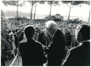 Intervento, in forma privata, del Presidente della Repubblica Francesco Cossiga  all'inaugurazione della Mostra "Omaggio a Manzù". Museo Manzù, Ardea (Roma)