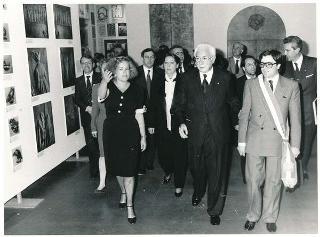 Intervento, in forma privata, del Presidente della Repubblica Francesco Cossiga  all'inaugurazione della Mostra "Omaggio a Manzù". Museo Manzù, Ardea (Roma)