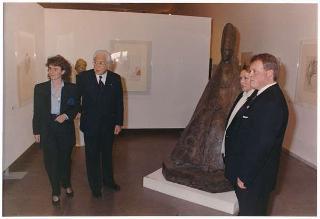 Intervento, in forma privata, del Presidente della Repubblica Francesco Cossiga  all'inaugurazione della Mostra "Omaggio a Manzù". Museo Manzù, Ardea (Roma)