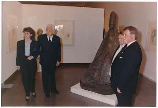 Intervento, in forma privata, del Presidente della Repubblica Francesco Cossiga  all'inaugurazione della Mostra "Omaggio a Manzù". Museo Manzù, Ardea (Roma)