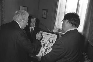 Il Presidente della Repubblica Francesco Cossiga riceve in udienza l'editore Gian Mauro Borsano e Cesare Lanza, direttore del nuovo quotidiano di Torino "La Gazzetta del Piemonte"
