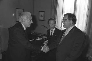 Il Presidente della Repubblica Francesco Cossiga riceve in udienza l'editore Gian Mauro Borsano e Cesare Lanza, direttore del nuovo quotidiano di Torino "La Gazzetta del Piemonte"