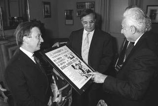 Il Presidente della Repubblica Francesco Cossiga riceve in udienza l'editore Gian Mauro Borsano e Cesare Lanza, direttore del nuovo quotidiano di Torino "La Gazzetta del Piemonte"